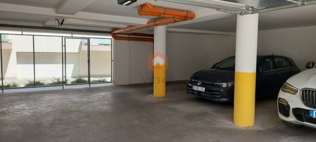 Kiadó garázs, Pécsett, Fésüs utcában 20 E Ft / hó