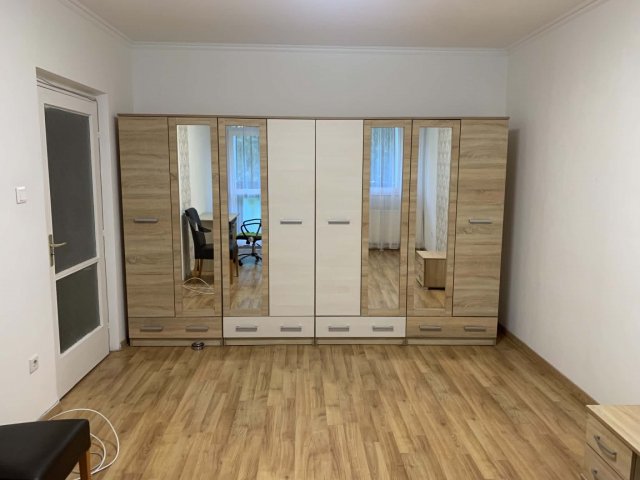 Kiadó panellakás, albérlet, Debrecenben, Görgey utcában