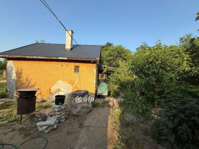 Eladó családi ház, Tégláson 18 M Ft, 1 szobás