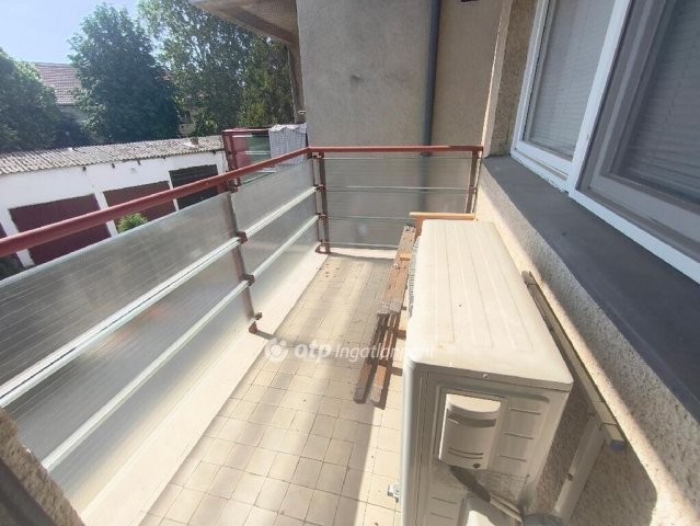 Eladó téglalakás, Mezőtúron 22.5 M Ft, 1 szobás
