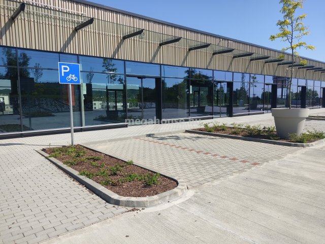 Kiadó üzlethelyiség, Törökbálinton 656 E Ft / hó