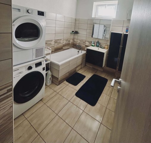Eladó családi ház, Oroszlányban 78 M Ft, 2+1 szobás