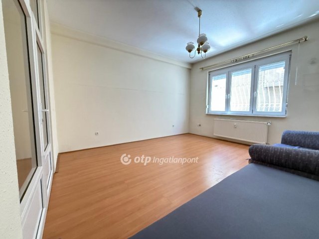 Eladó téglalakás, Budapesten, II. kerületben 68 M Ft, 1 szobás