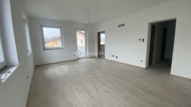 Eladó téglalakás, Dunaharasztin 89.625 M Ft, 3 szobás