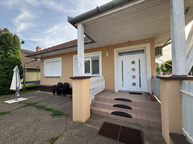 Eladó családi ház, Ebesen 98 M Ft, 4 szobás
