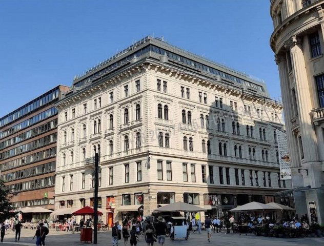 Eladó téglalakás, Budapesten, V. kerületben, Vörösmarty téren