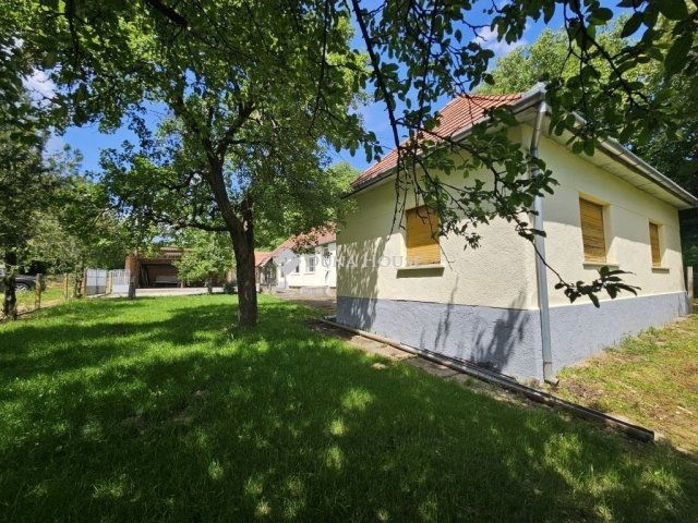 Eladó családi ház, Fekeden 36.5 M Ft, 4 szobás