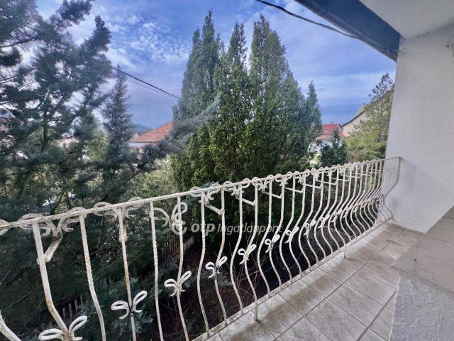 Eladó családi ház, Szigetmonostorban 119.9 M Ft, 5+1 szobás