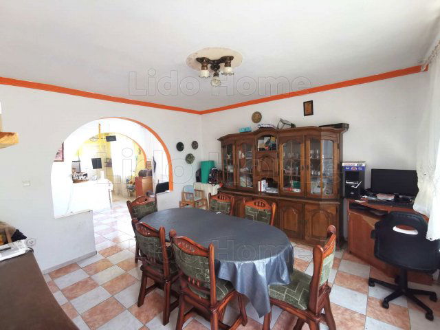 Eladó családi ház, Győrött 85 M Ft, 6 szobás