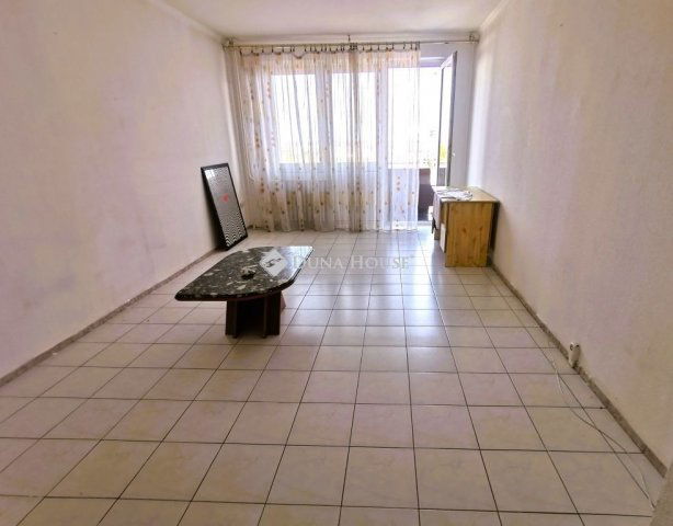 Eladó panellakás, Győrött 64.99 M Ft, 3 szobás