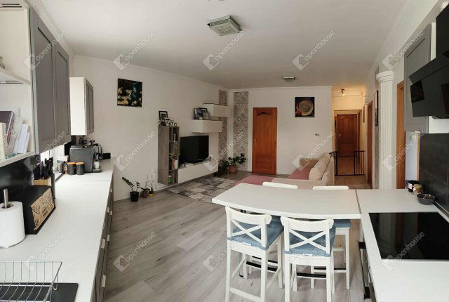 Eladó téglalakás, Hajdúböszörményen 69 M Ft, 4 szobás