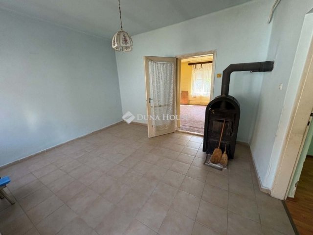 Eladó családi ház, Kisteleken 31.9 M Ft, 4 szobás