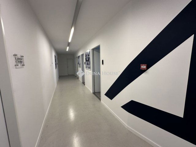 Kiadó iroda, Pécsett 324 E Ft / hó / költözzbe.hu