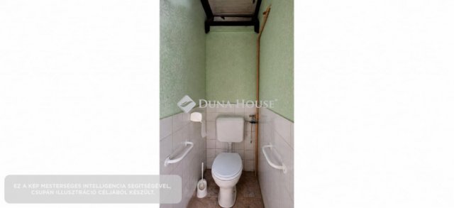 Eladó családi ház, Pécsett 49.9 M Ft, 2 szobás