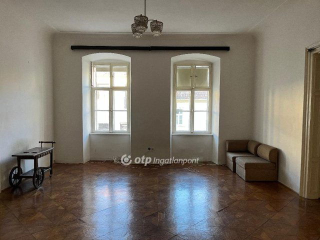 Eladó téglalakás, Egerben 73.9 M Ft, 3 szobás