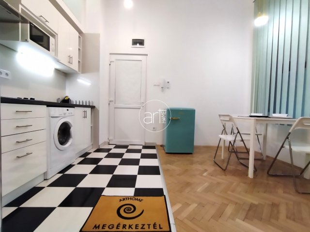 Kiadó téglalakás, albérlet, Szegeden, Vitéz utcában