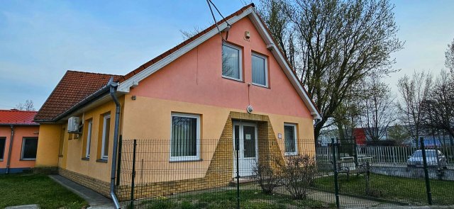 Kiadó családi ház, albérlet, Kecskeméten 450 E Ft / hó