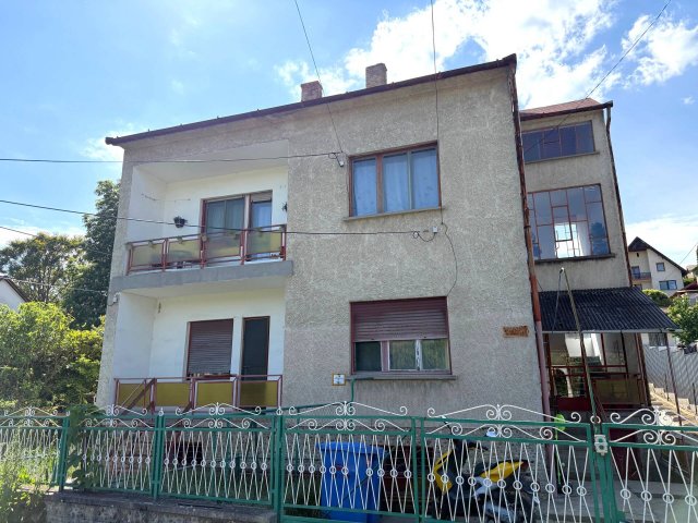 Eladó téglalakás, Pécsett 24.9 M Ft, 2 szobás