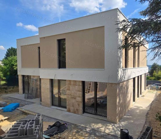 Eladó családi ház, Budaörsön 261 M Ft, 4 szobás