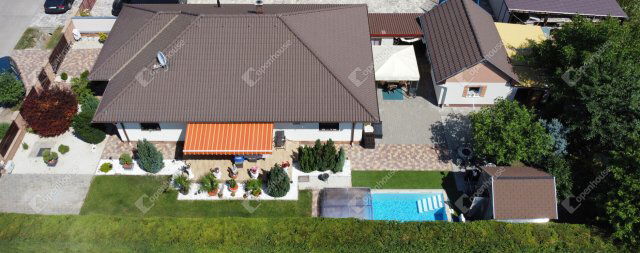Eladó családi ház, Siófokon 159.9 M Ft, 4 szobás