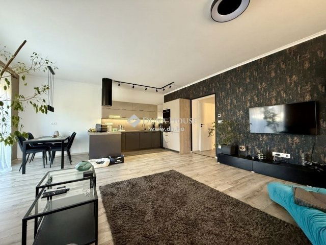 Eladó családi ház, Herenden 100 M Ft, 4 szobás
