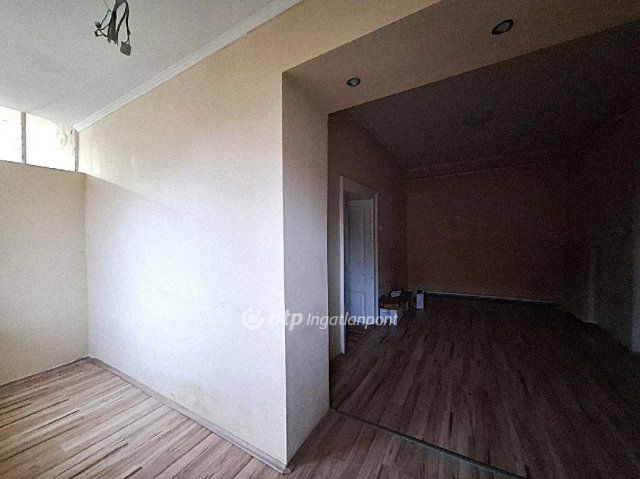 Eladó családi ház, Biharnagybajomban 9.51 M Ft, 1+2 szobás