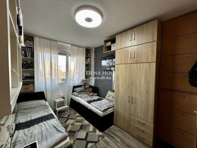 Eladó téglalakás, Budapesten, XXI. kerületben 63.9 M Ft