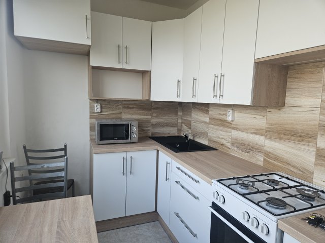 Eladó panellakás, Győrött 51.6 M Ft, 2 szobás