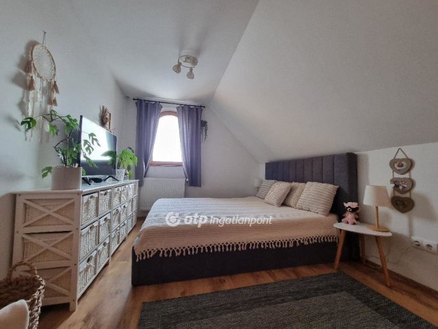 Eladó családi ház, Bakonyjákón 97.5 M Ft, 2+3 szobás