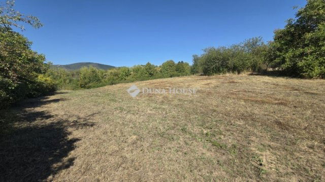 Eladó telek, Vácon 150 M Ft / költözzbe.hu