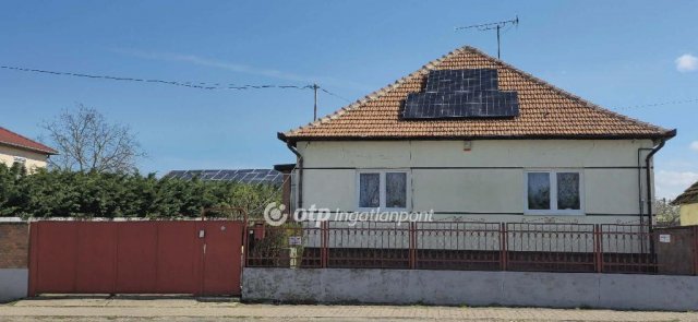 Eladó családi ház, Hosszúpályin 55.9 M Ft, 3 szobás
