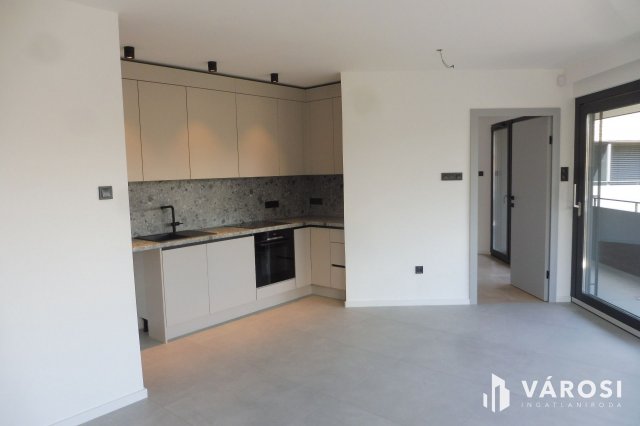 Kiadó téglalakás, albérlet, Szegeden 391 E Ft / hó, 3 szobás