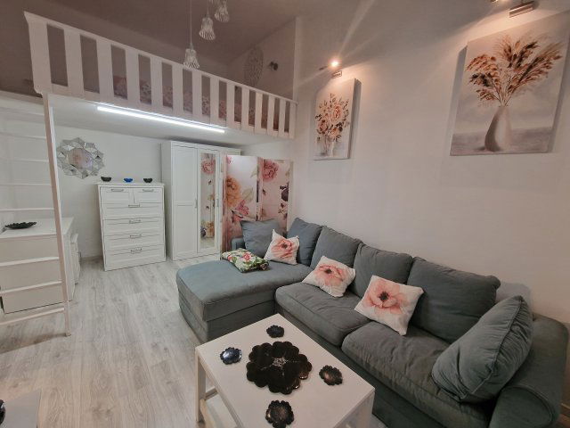 Eladó téglalakás, Budapesten, VI. kerületben 0.24 M Ft, 1 szobás
