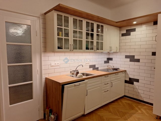 Kiadó téglalakás, albérlet, Budapesten, I. kerületben, 5 szobás