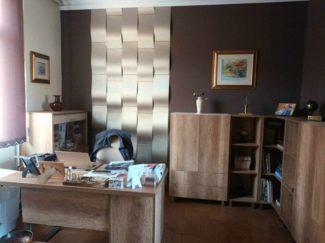 Eladó iroda, Debrecenben, Vágóhíd utcában 380 M Ft, 6 szobás