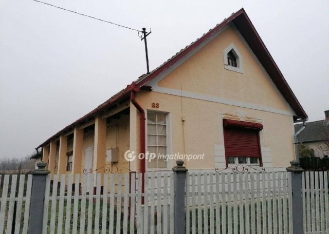 Eladó családi ház, Nyírbogáton 13 M Ft, 2 szobás