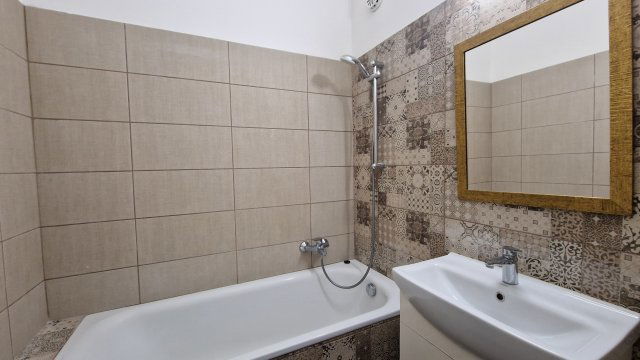 Eladó panellakás, Nagyorosziban 24.9 M Ft, 3 szobás