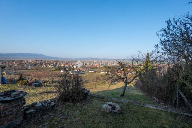 Eladó nyaraló, Tarjánon 17.5 M Ft, 1 szobás