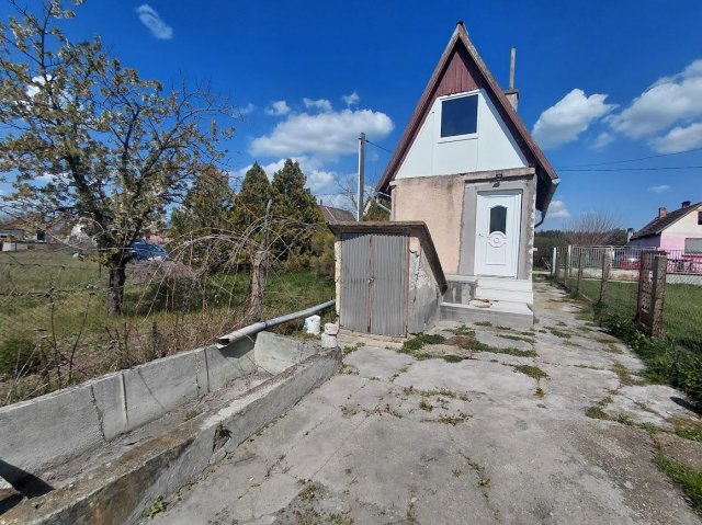 Eladó nyaraló, Ácson 11.84 M Ft, 2 szobás / költözzbe.hu