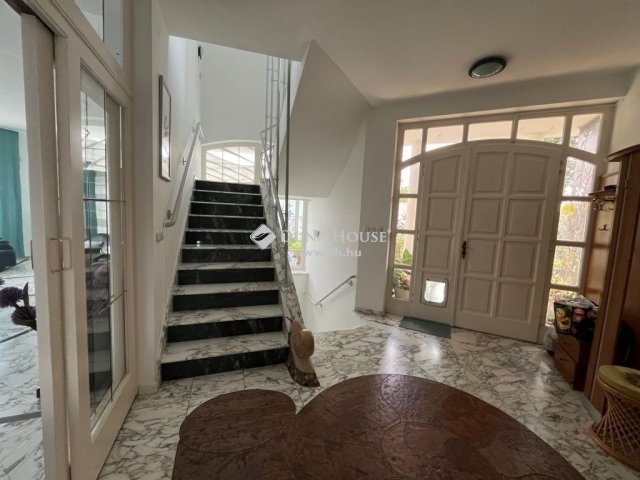 Eladó családi ház, Dabason 249 M Ft, 8 szobás