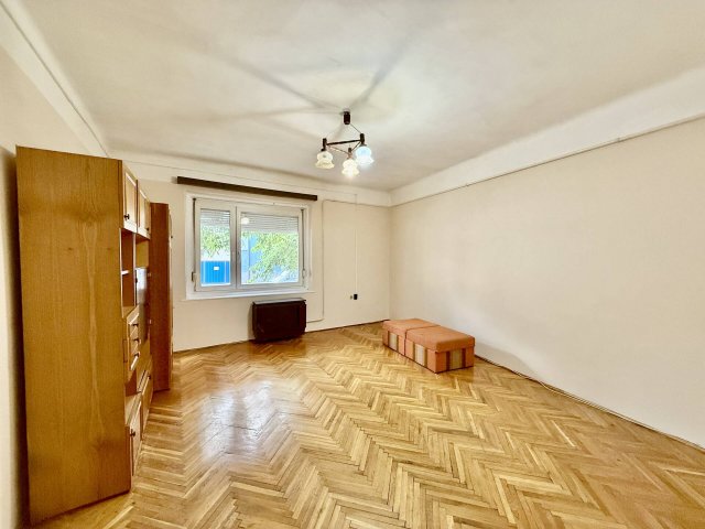 Kiadó téglalakás, albérlet, Szolnokon 100 E Ft / hó, 1 szobás