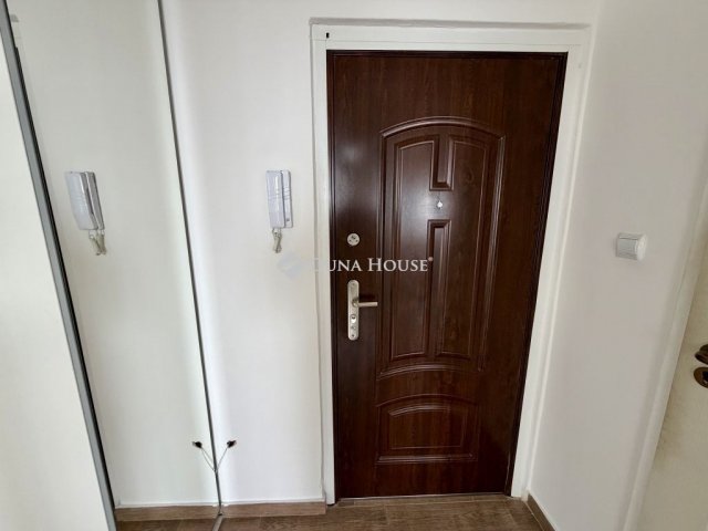 Eladó panellakás, Pécsett 41.9 M Ft, 2 szobás