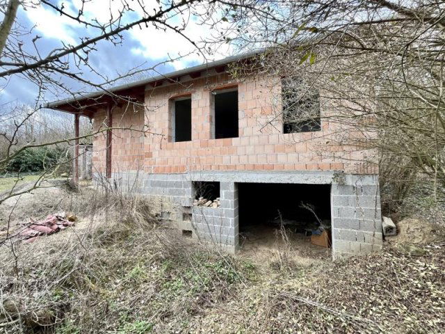 Eladó családi ház, Valkón 35 M Ft, 3 szobás