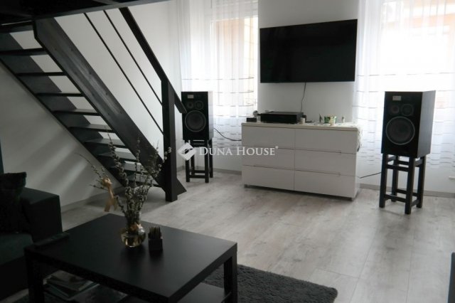 Eladó téglalakás, Budapesten, VII. kerületben 66.9 M Ft