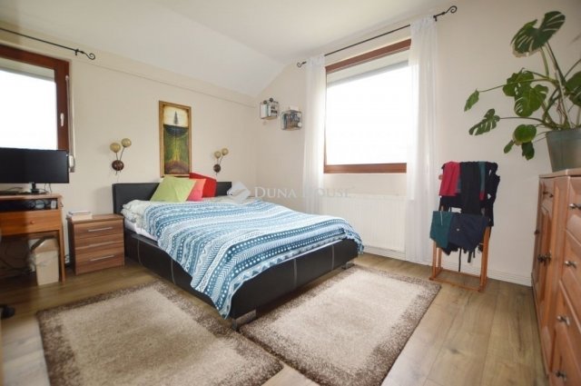 Eladó téglalakás, Budapesten, III. kerületben 106 M Ft, 2 szobás