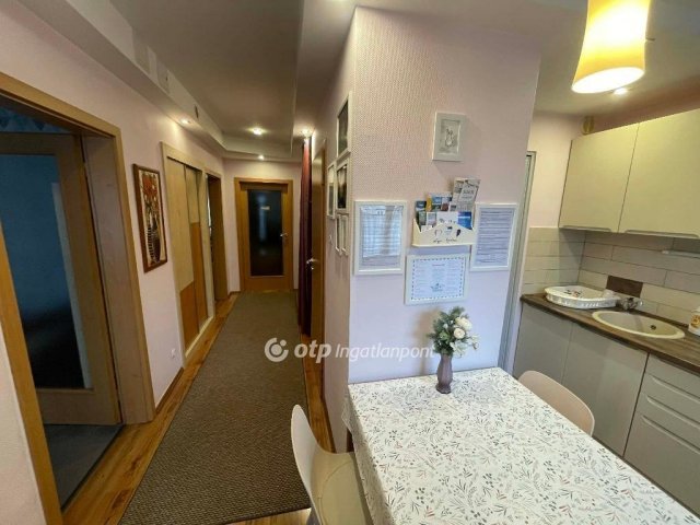 Eladó téglalakás, Egerben 62 M Ft, 3 szobás