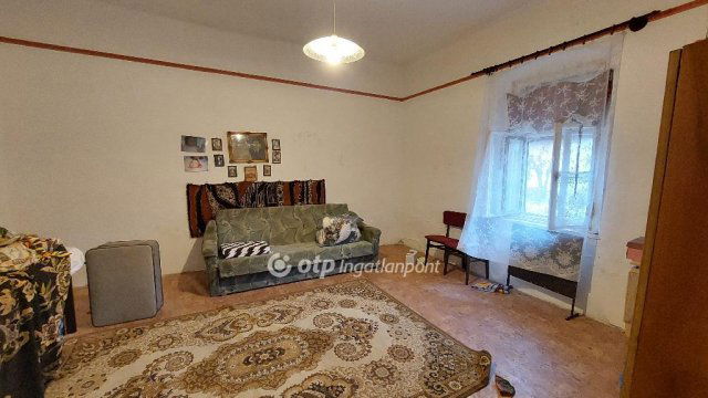 Eladó családi ház, Karcagon 15 M Ft, 1+1 szobás