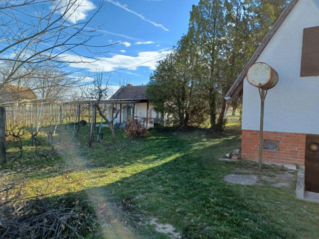 Eladó családi ház, Somlószőlősön 12.99 M Ft, 2 szobás