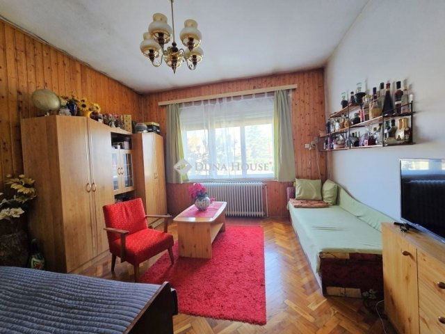 Eladó családi ház, Pécsett 44.9 M Ft, 3 szobás