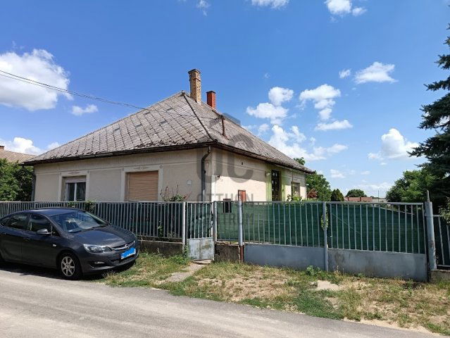 Eladó családi ház, Györkönyön 24 M Ft, 4 szobás